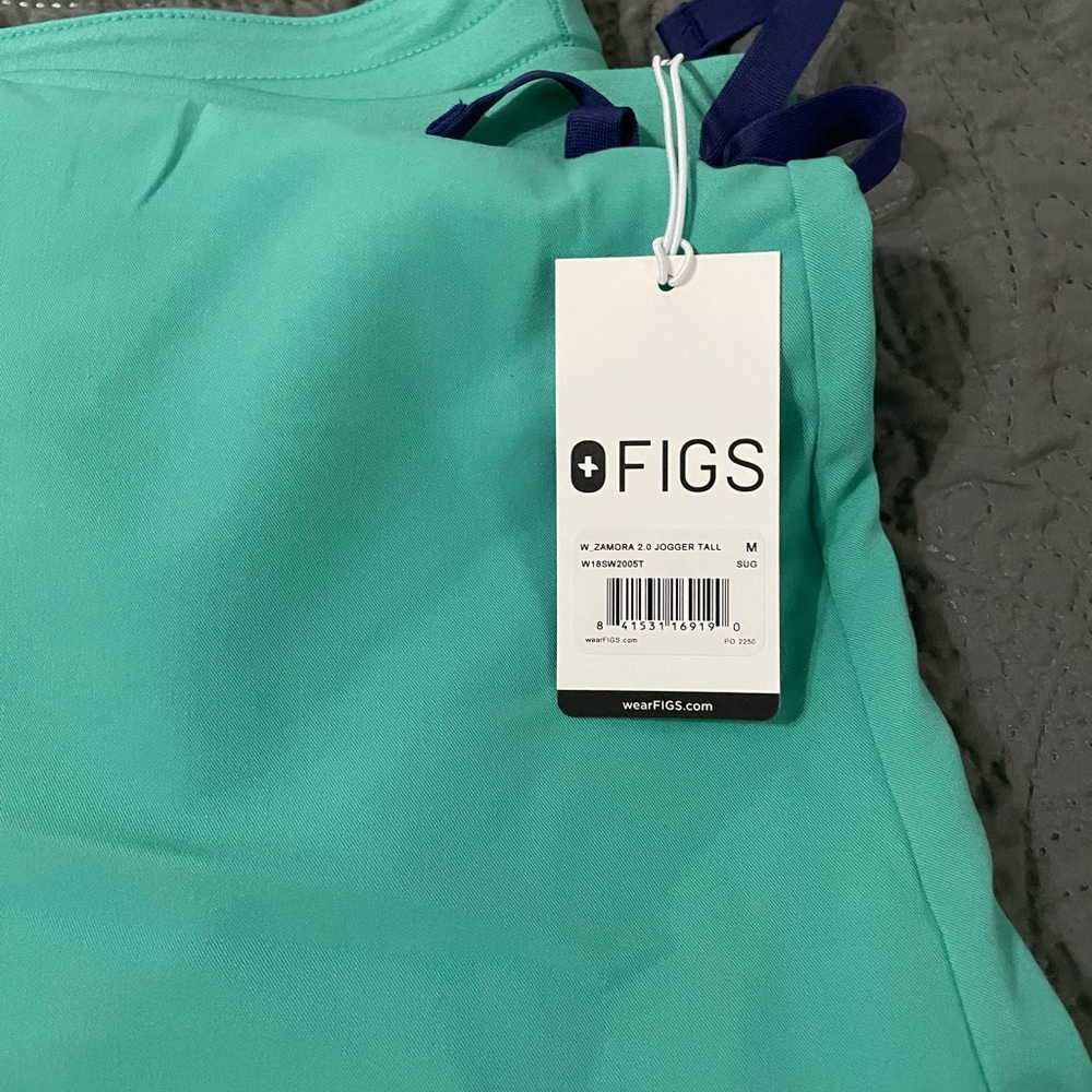 NWT figs jogger scrub bottoms medium tall teal/turquoise